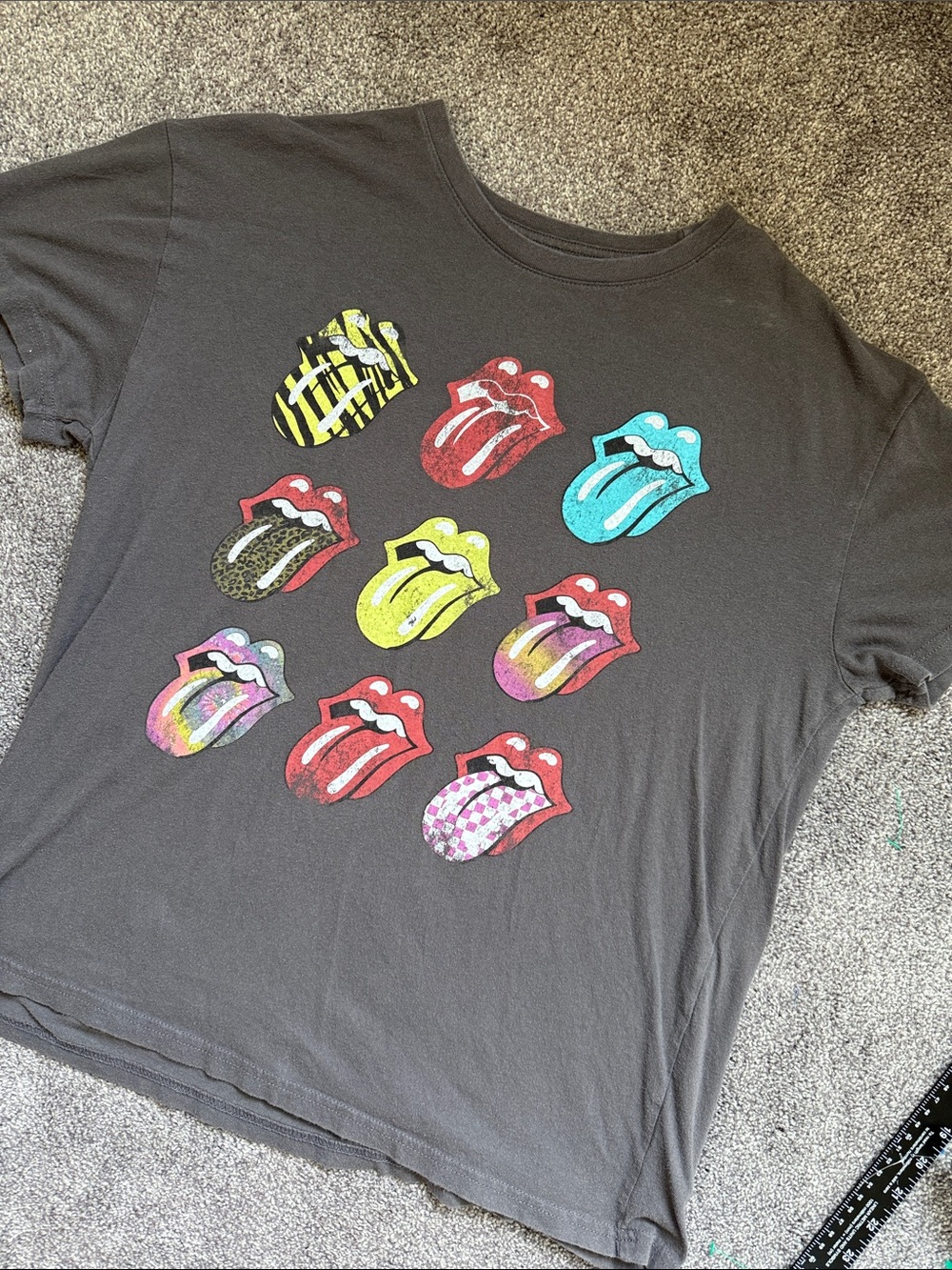 Vintage Rolling Stones Woman's Graphic Tee with Colorful Tongue Icons